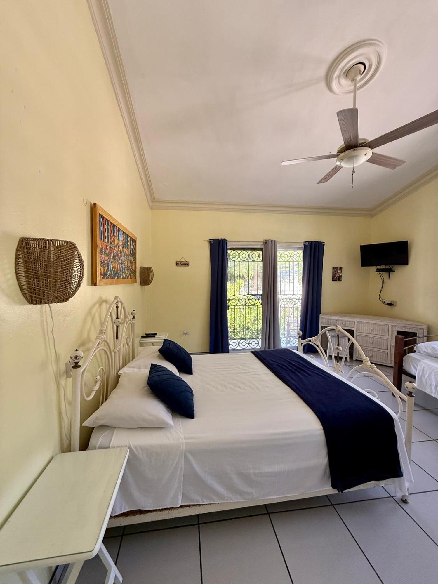 Hotel Al Mare Barahona Εξωτερικό φωτογραφία